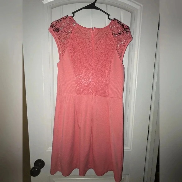 LC Lauren Conrad Pink Dress Womens Short Lace Sleeves Empire Waist - Picture 2 of 4
